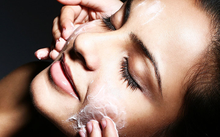 Oil Moisturizers vs. Cream Moisturizers